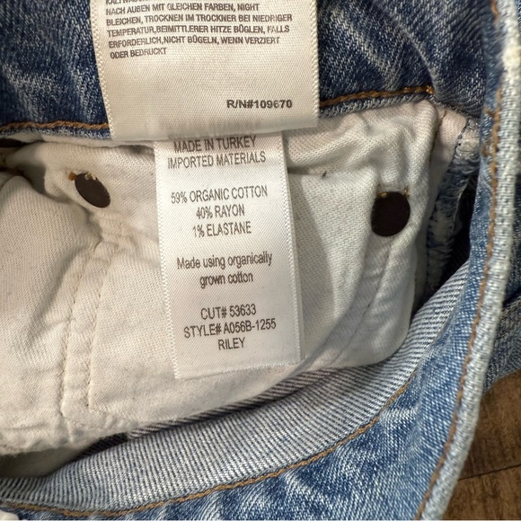 Agolde Riley High Rise Straight Crop Distressed Jeans - Picture 4 of 13